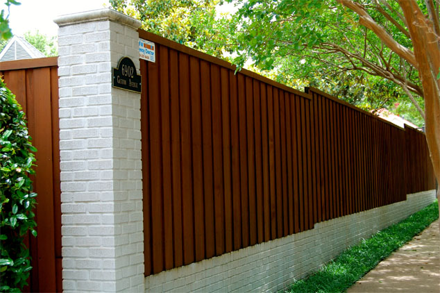 fence staining example 75248 